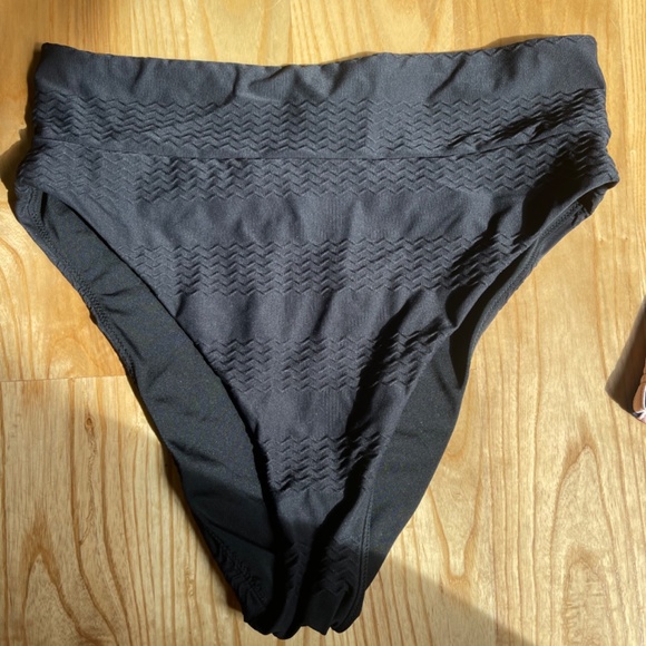 Two piece Aerie swimsuit - Picture 2 of 2